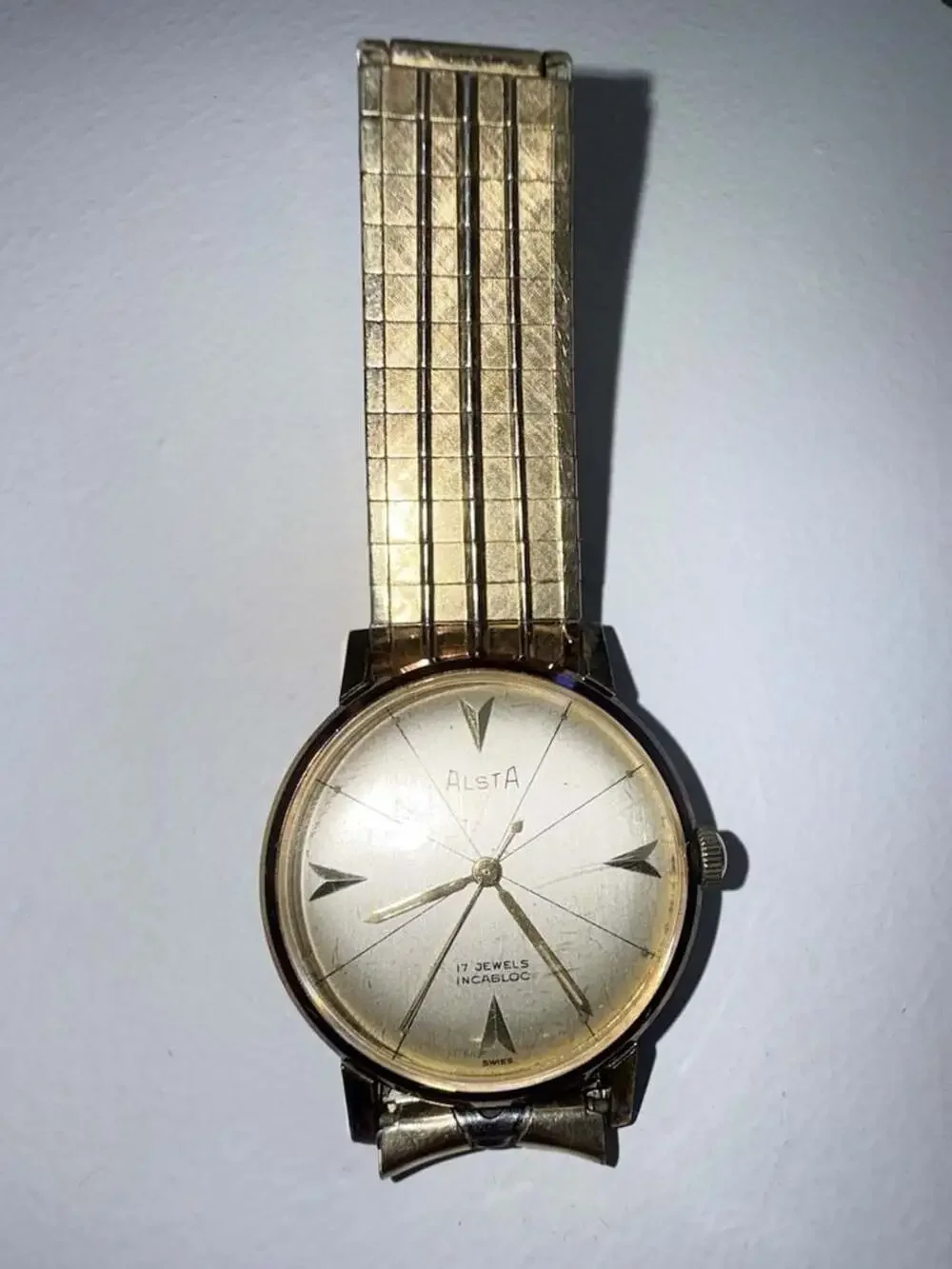 Alsta Superthin 17 Jewels Incabloc Swiss Made Gold-Tone Mechanical Dress Watch